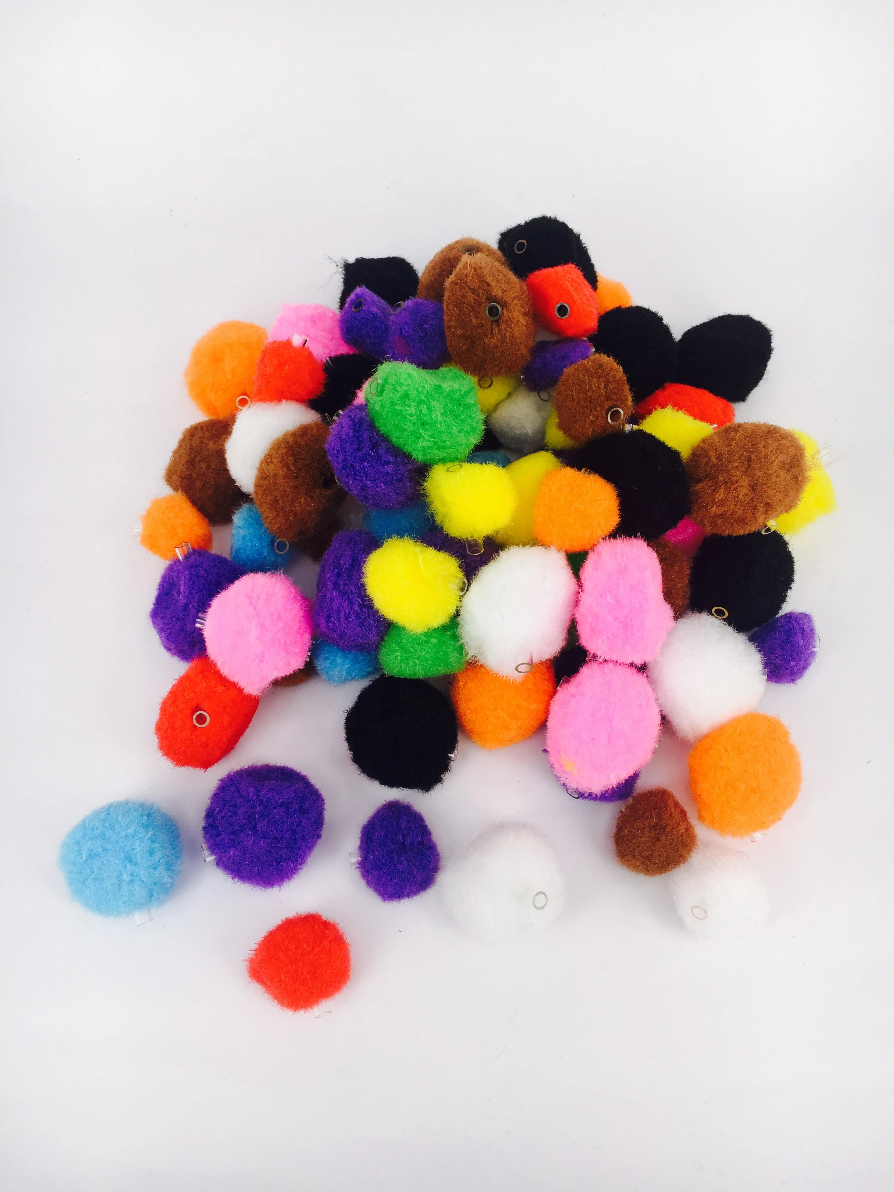 Pompons à trous x100 - Image 3